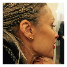 18-karat Gold Double Pattern Textured Ear Stud / Gold (TI)